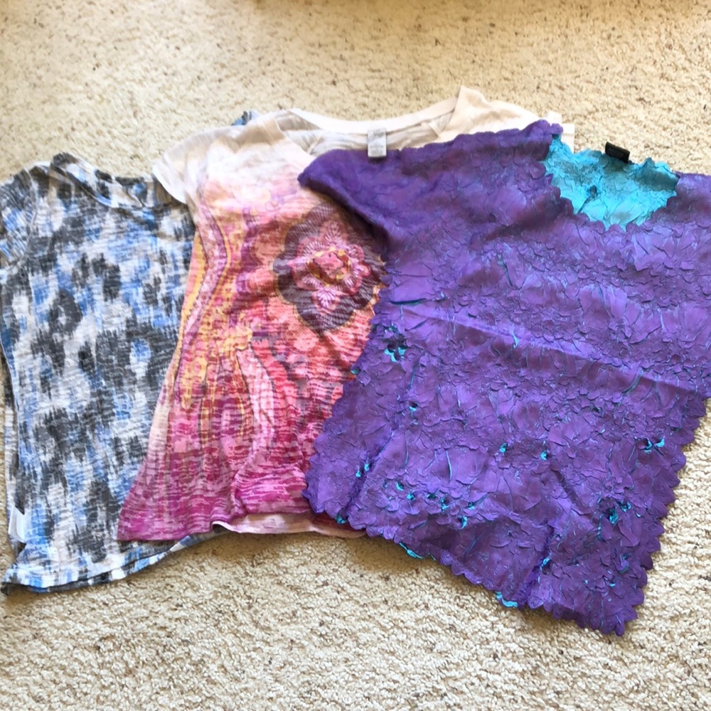 3 súper light weight t-shirts